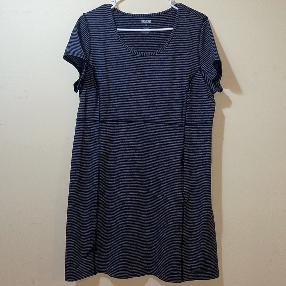 Womens Duluth Trading Co Noga Black Gray Classic Short Sleeve Front Zip Pocket